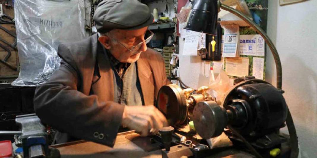 Teknolojiye güvenmedi kendi makinesini yaptı! 55 yıldır üretime devam ediyor 3